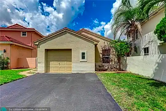 1930 NW 190th Ave Photo 2