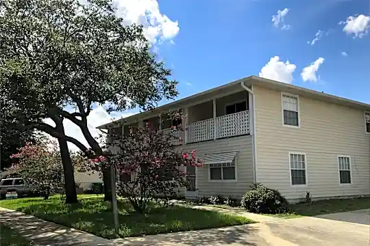 142 Hummingbird St Photo 2