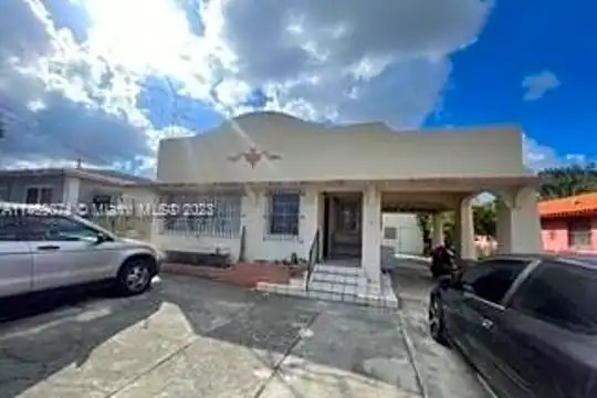412 NW 23rd Ave #1 Photo 1