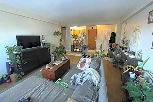 4180 N Marine Dr #301 Photo 2