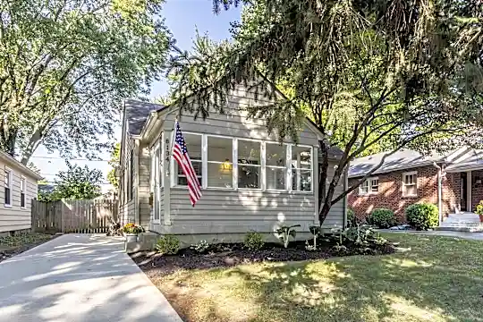 6134 Ralston Ave Photo 2