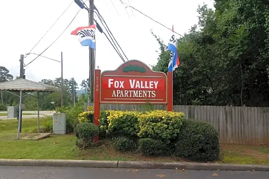 Fox Valley Apartment Homes Photo 2
