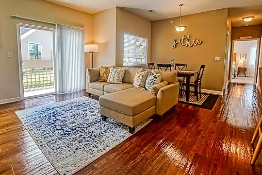 Chisholm Lake Apartments Photo 1