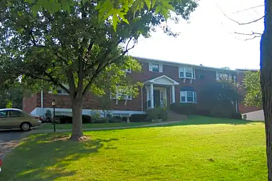 Quail Hollow And Sherwood Knoll Photo 1