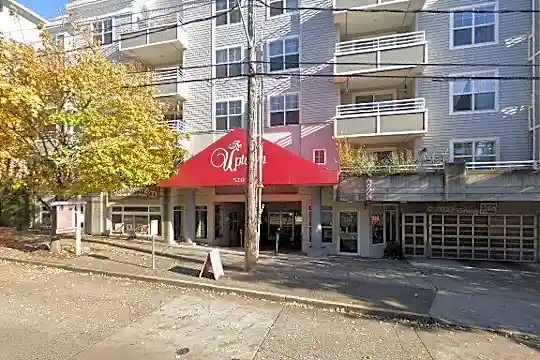 520 2nd Ave W Photo 1