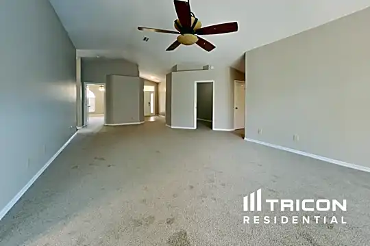 9818 Cristina Drive Photo 2