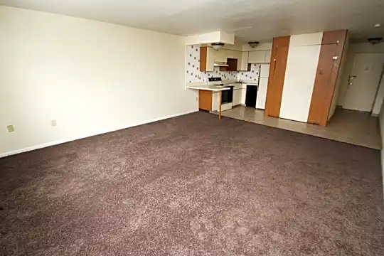 37 Washington Ave Photo 2