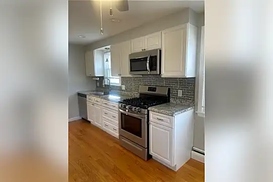19 Katherine Dr Photo 2