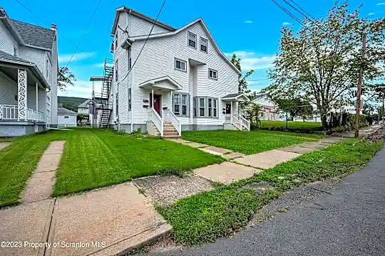457 Madison Ave Photo 2