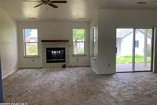 8128 E Gale Rd Photo 2