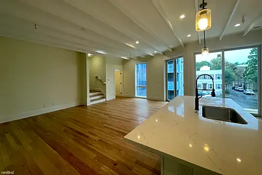 58 Cameron St Photo 2