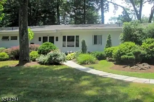 24 Linden Ave Photo 1
