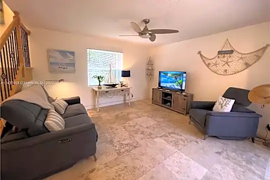 118 Linda Ln #B Photo 2