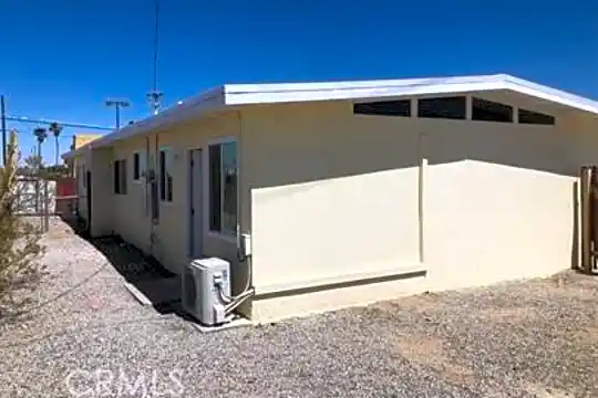 73648 Buena Vista Dr #73646 Photo 2