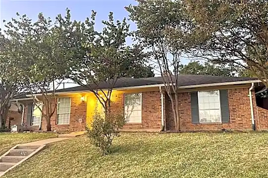 4921 Willowhaven Cir Photo 2