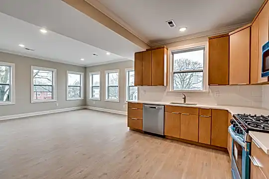 158 Durham Ave Photo 2