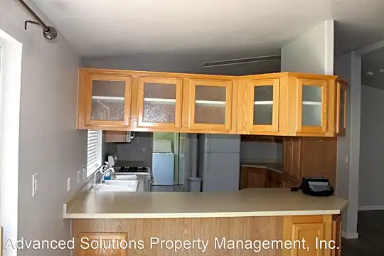 8650 Colonial Manor Dr Photo 2
