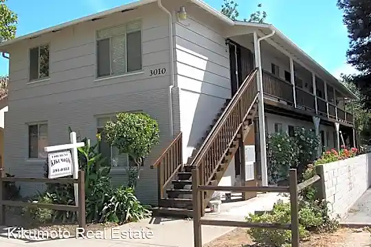 3010 T St Photo 1