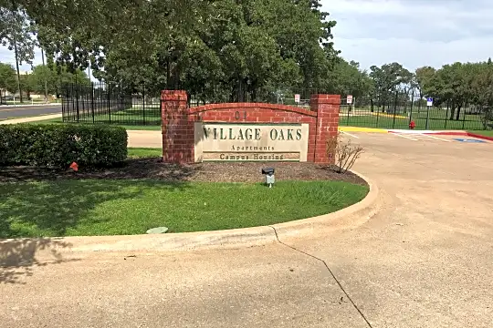 Village Oaks Photo 2