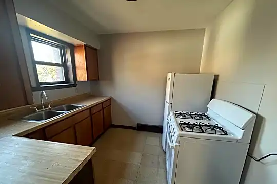 116 Maywood Dr Photo 2