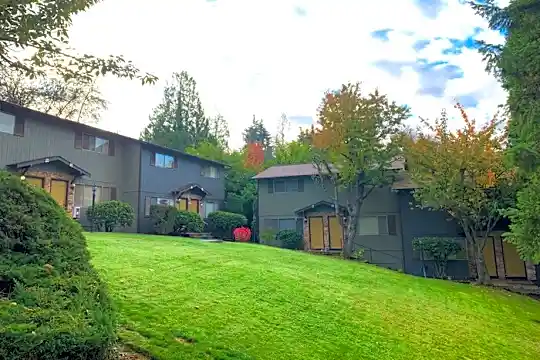 4910 SW 45th Ave Photo 2