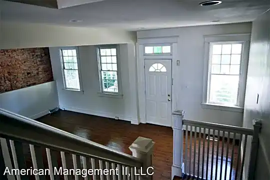 302 E University Pkwy Photo 2