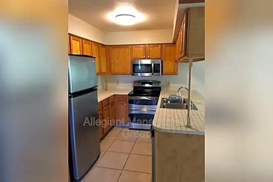 378 Dundee Dr Photo 2