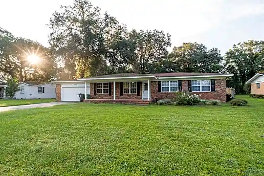 2013 Shady Oaks Dr Photo 2