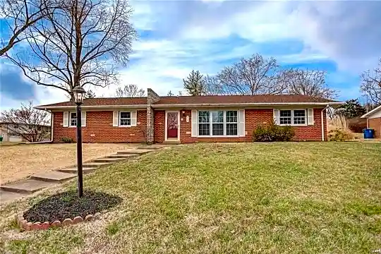 70 Cheshire Dr Photo 1