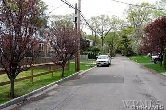 6 Clifford Pl Photo 2