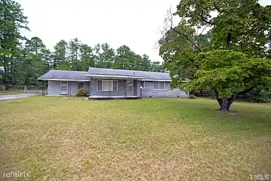 3227 N Main St Photo 2