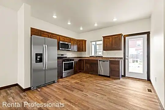 693 Rookery Lane, Unit B Photo 1