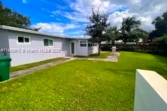 17320 NW 80th Ave #0 Photo 2