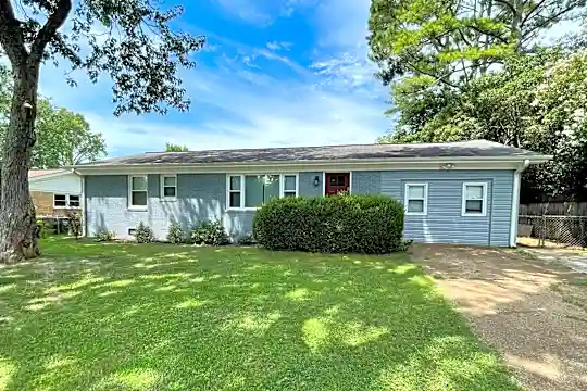 2115 Maysville Rd NE Photo 1
