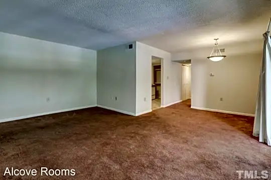 500 Umstead Dr Photo 2
