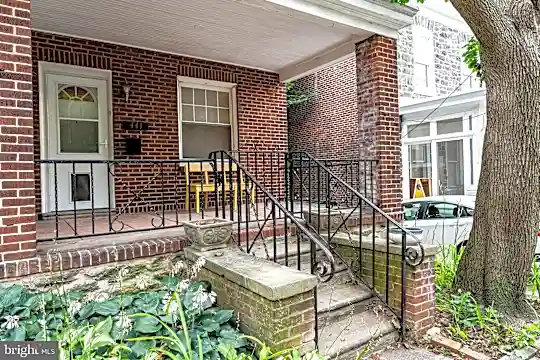 441 Hermitage St Photo 2