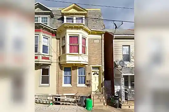 339 N Newberry St Photo 1