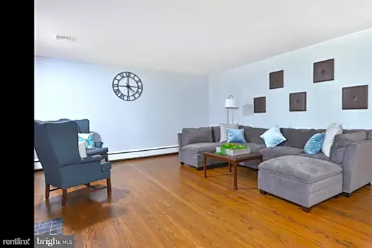 202 Friendship Rd Photo 2