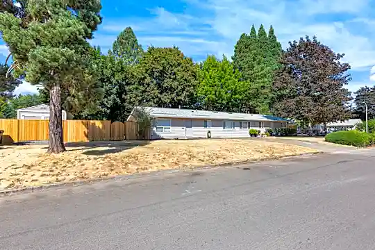 883 SE 18th Ave Photo 2