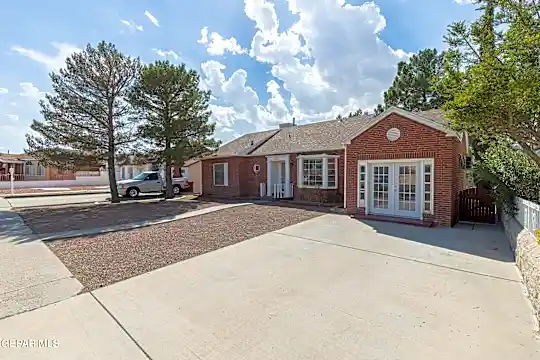2427 Hawley Cir Photo 1