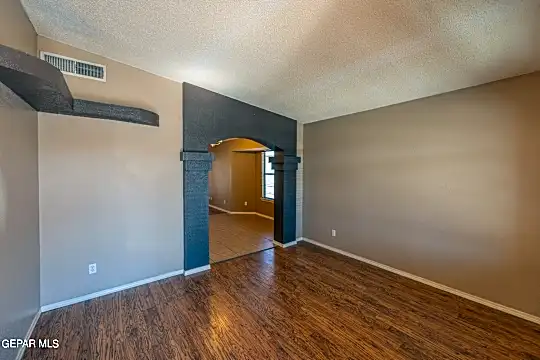 449 Valle Calido Dr Photo 2