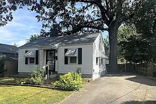 3903 Peachtree Ave Photo 1