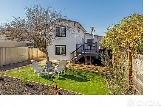 2437 Acton St Photo 2