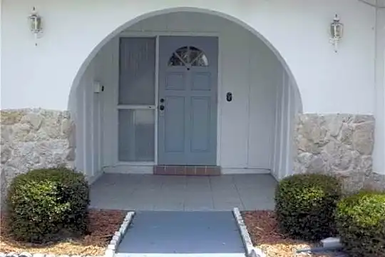 1361 SE San Souci Ln Photo 2