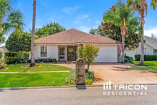 2031 Willesdon Drive W Photo 1