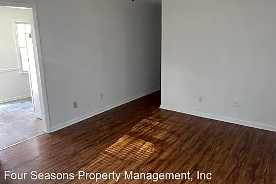 8201 Hemby Wood Dr Photo 2