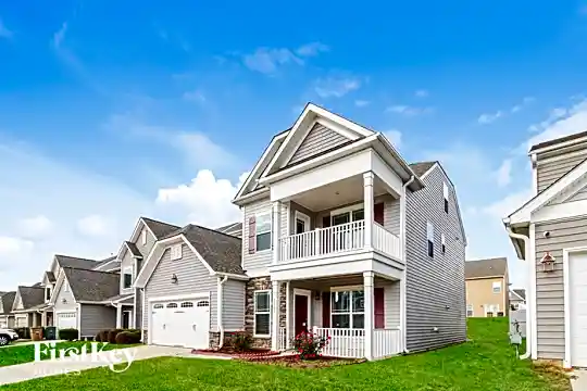 2207 Talon Drive Photo 1