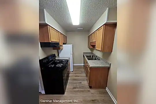 Jaymar Apartments (Operated by Gardner Management, Inc.) Photo 2