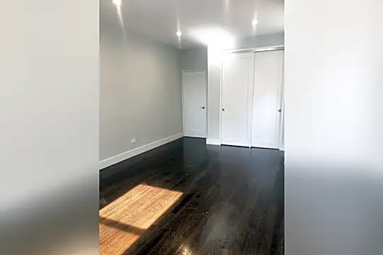 770 Ocean Pkwy Photo 2