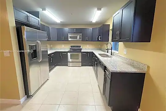 621 Joel Blvd #103 Photo 2